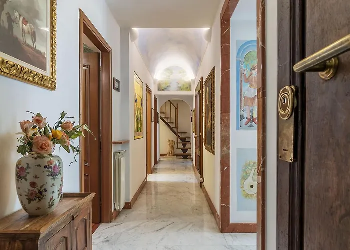 Guesthost - Piazza Vittorio Exclusive Apartment Rom
