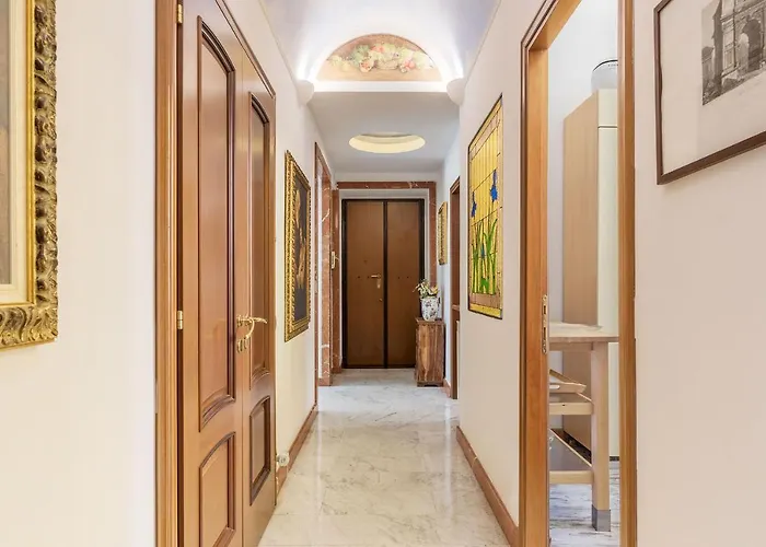 Guesthost - Piazza Vittorio Exclusive Apartment