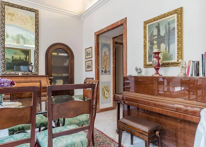 Guesthost - Piazza Vittorio Exclusive Apartment *